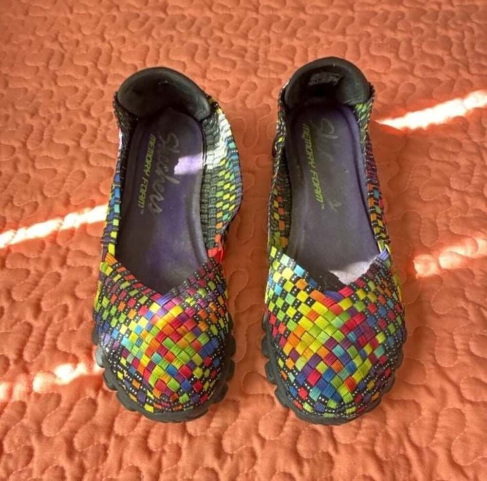 Skechers EZ Flex Memory Foam Woven Multi-Color Rainbow Slip-On Flat Shoes Size 9 - Picture 2 of 4